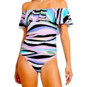 ✨Tahari Zebra 🦓 flowy off the shoulder one piece swimsuit!! ✨